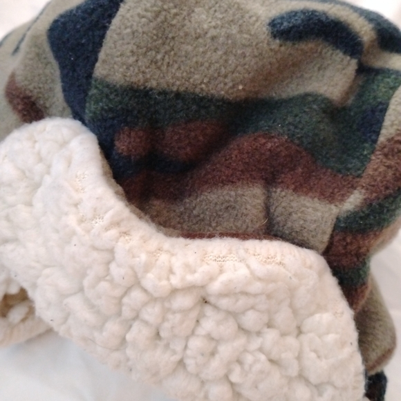 Trapper Hat - Picture 2 of 4